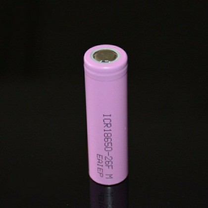بطارية 18650‎ قابلة للشحن سعة ( 2000 mAh )