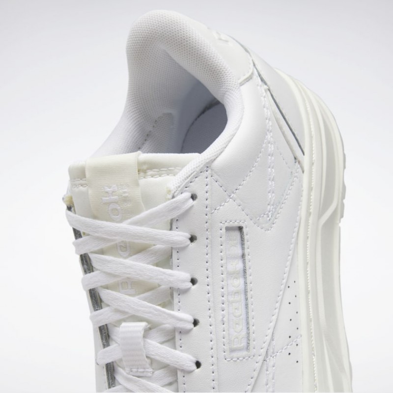 Reebok Women's Club C Double Geo Shoes- حذاء ريبوك كلو سي دبل جيو للنساء لون أبيض