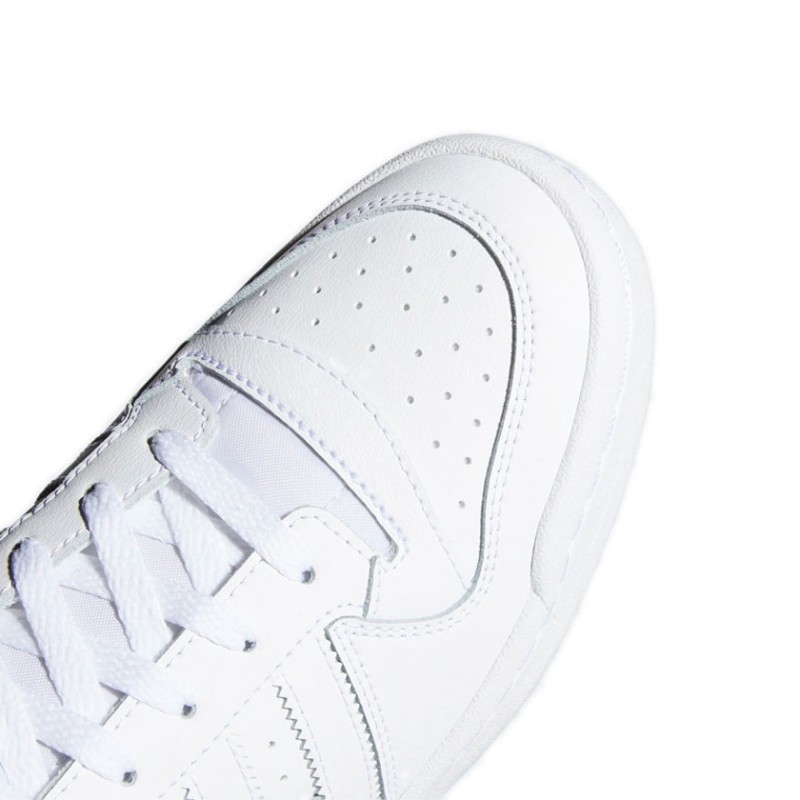 حذاء فورم ميد من اديداس للرجال حذاء رياضي بكاحل متوسط الارتفاع لون أبيض adidas FORUM MID Shoes