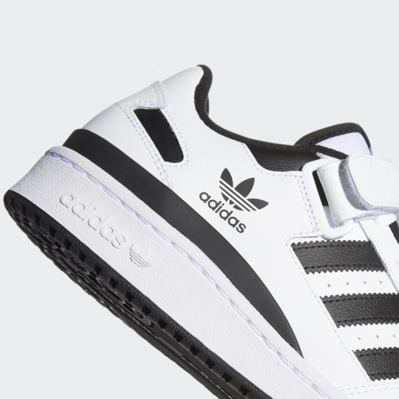 حذاء فوروم لو من اديداس للرجال حذاء رياضي لون أبيض adidas FORUM LOW Shoes