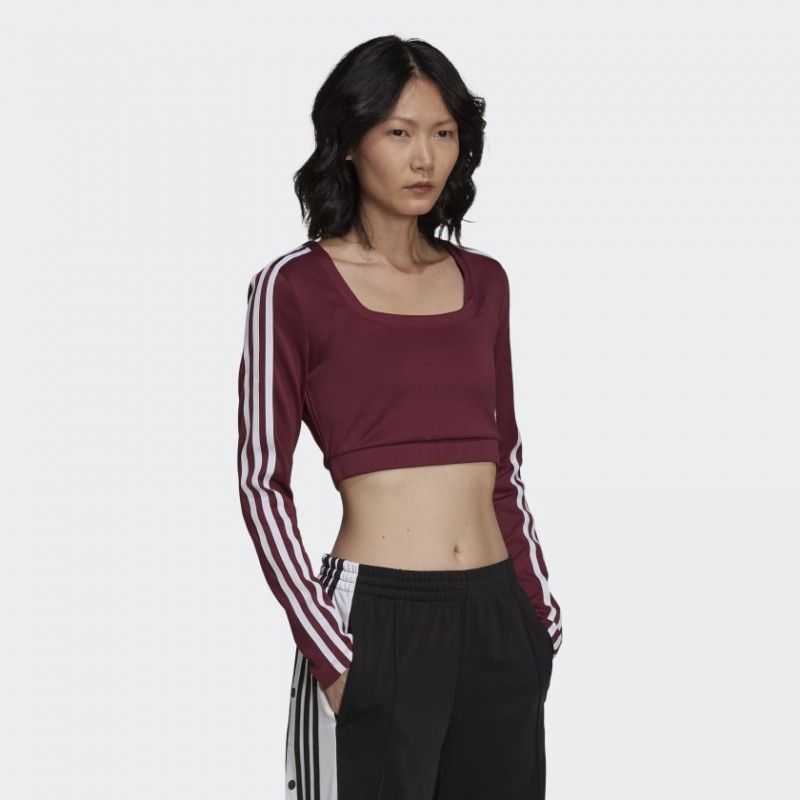 تيشيرت قصير مع ثلاث خطوط الماركة مع أكمام طويلة من اديداس بلوزه رياضية للنساء لون أحمر Adidas ADICOLOR CLASSICS LONG SLEEVE TEE