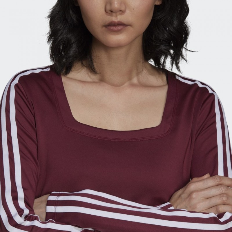 تيشيرت قصير مع ثلاث خطوط الماركة مع أكمام طويلة من اديداس بلوزه رياضية للنساء لون أحمر Adidas ADICOLOR CLASSICS LONG SLEEVE TEE