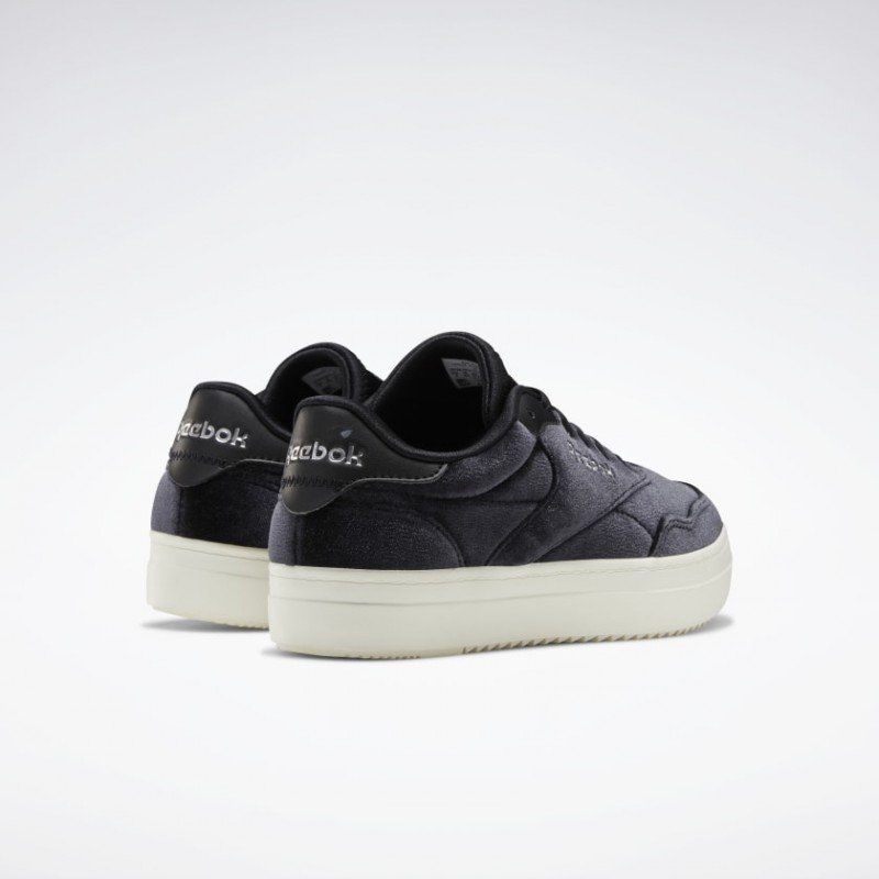حذاء ريبوك رويال تيك للنساء لون أسود - Reebok Women's Royal Techque Shoes