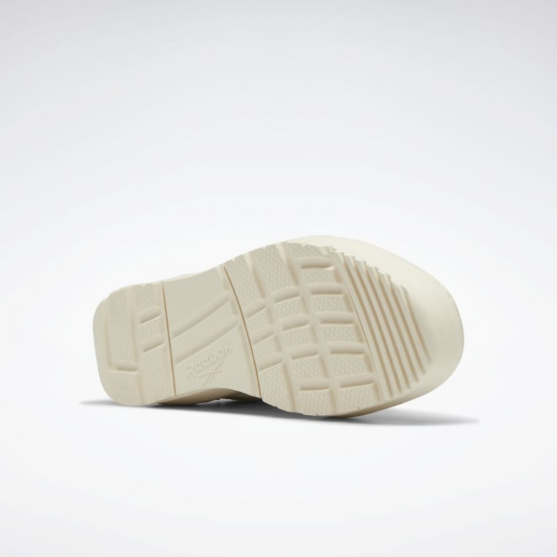 حذاء ريبوك كلوب سي دبل جيو للنساء لون طحيني - Reebok Women's Club C Double GEO Shoes 