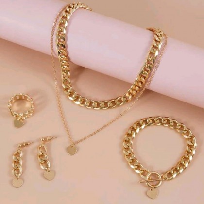 طقم اكسسوارات لون ذهبي