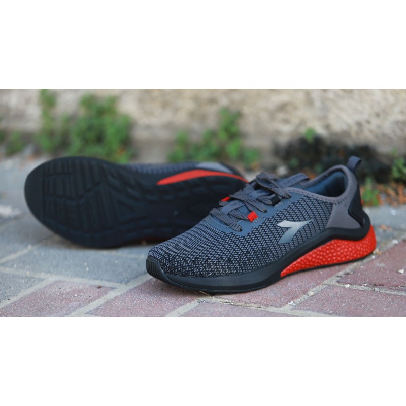 حذاء ديادورا اورين 1 للرجال لون أسود ورمادي - Diadora Men's Orian 1 Shoes