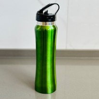 مطرة ماء ستانلس مع مصاصة - لون أخضر
