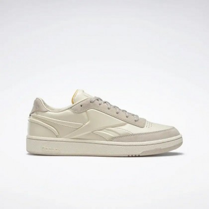 Reebok Victoria Beckham Club C Shoes- حذاء ريبوك فيكتوريا كلوب سي للنساء لون بيج