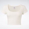 Reebok Women's Classics Cropped Jersey T-Shirt Chalk- تيشيرت ريبوك كلاسيك كروبيد جيرسي للنساء لون طحيني