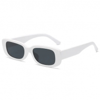 نظارة شمسية بعدسة سغيرة لون أبيض