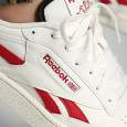 حذاء ريبوك كلوب سي ريفينج للرجال لون طحيني وأحمر ونعل طحيني - Reebok Men"s Club C Revenge Shoes