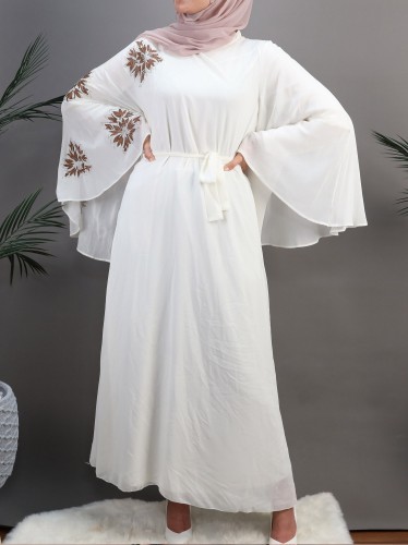 عباية للنساء لون أبيض