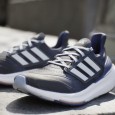 حذاء اديداس ألترا بوست لايت للرجال لون أزرق ونعل أبيض- adidas Mens' Ultraboost Light Running Shoes - Blue