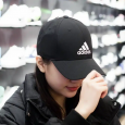 adidas LIGHTWEIGHT EMBROIDERED BASEBALL CAP - Black- طاقية اديداس لايت ويت بيسبول للجنسين لون اسود