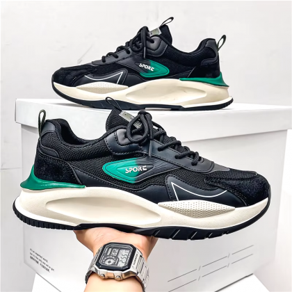 حذاء رياضي للرجال لون أسود وأخضر ونعل أبيض