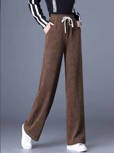 بنطلون مخمل بتصميم أرجل واسعة للنساء لون بني