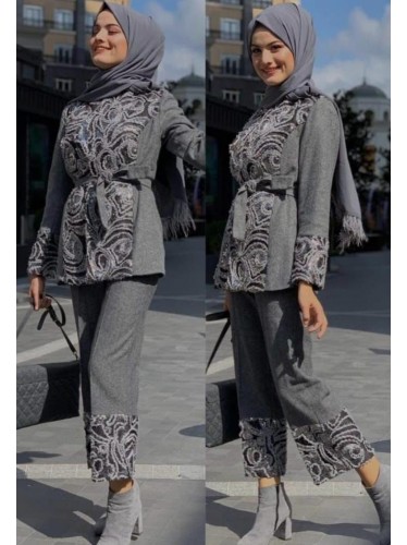 جاكيت شتوي مع بنطال لون سكني