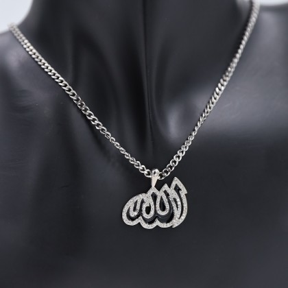 سلسال فضي بتصميم لفظ الجلالة الله لون أسود