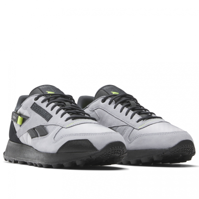 Reebok Mens' Classic Leather Shoes - حذاء ريبوك كلاسيك ليذر للرجال لون أسود ورمادي
