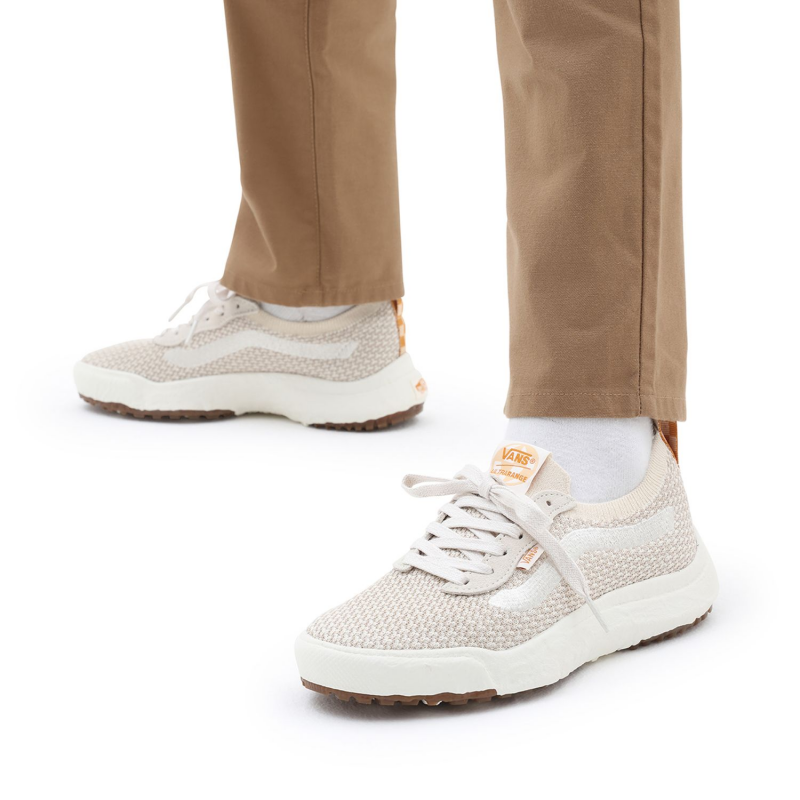 حذاء فانز ألترا رينج في ار 3 للرجال لون بيج- Vans Unisex' UltraRange VR3 Shoes