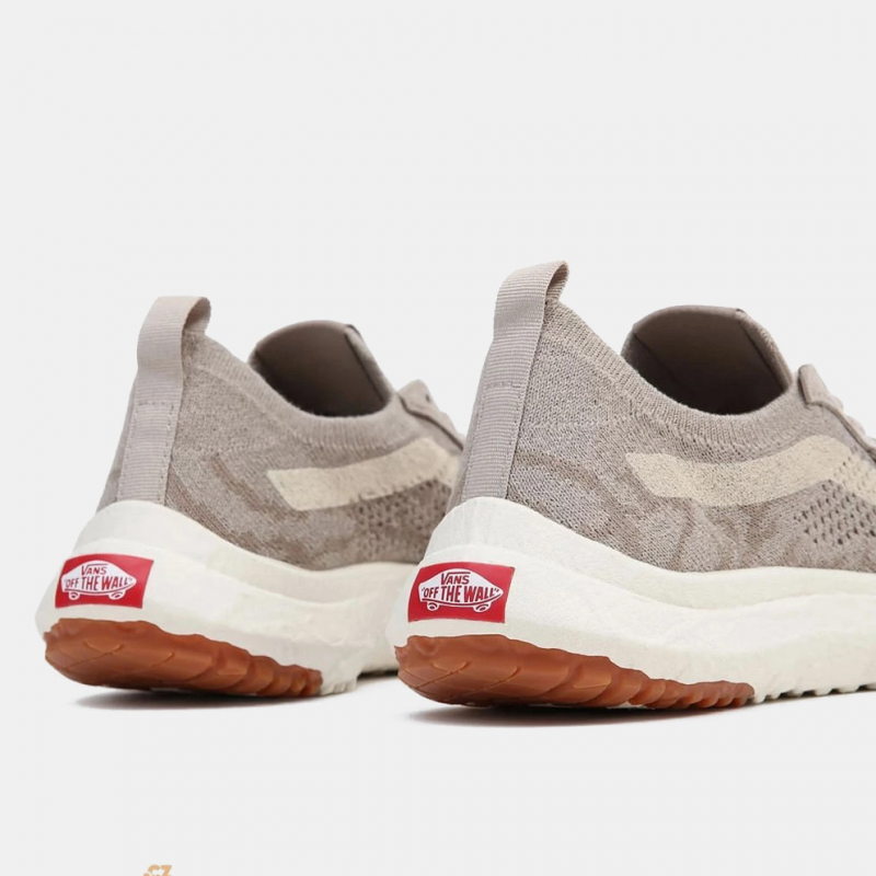 حذاء فانز ألترا رينج في ار 3 للرجال لون بيج- Vans Unisex' UltraRange VR3 Shoes