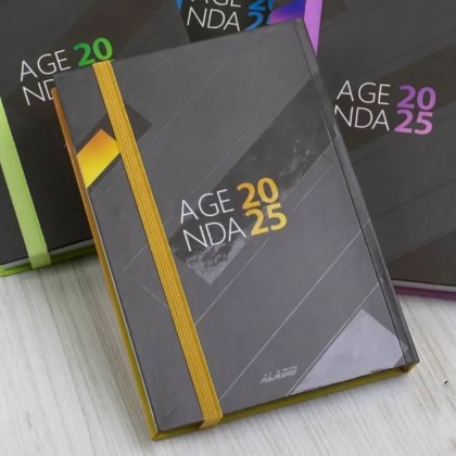 اجنده 2025 من اديب بتصميم مموج لون اسود وبرتقالي مقاس 12*17