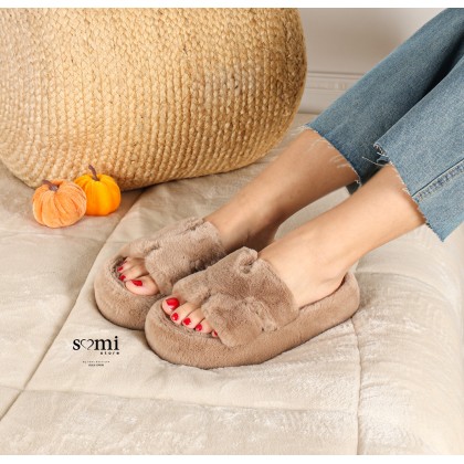 حذاء مبطن فرو بنعل عريض للنساء لون بني فاتح