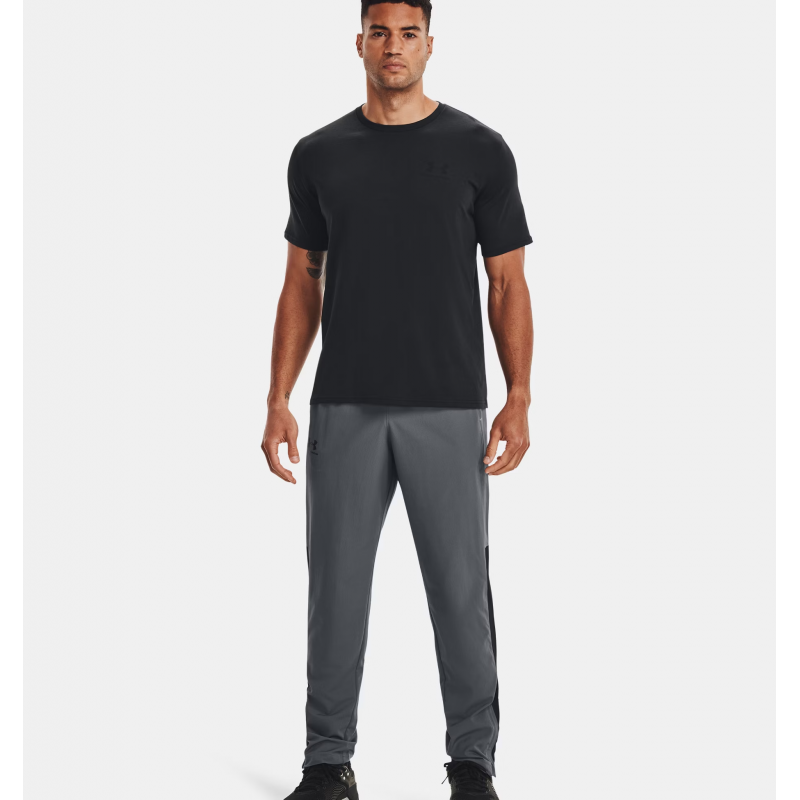 Under Armour Men's SUA Left Chest Logo Short Sleeve T-Shirt - تيشيرت أندر آرمر سبورت ستايل ليفت تشيست بأكمام قصيرة للرجال لون أسود