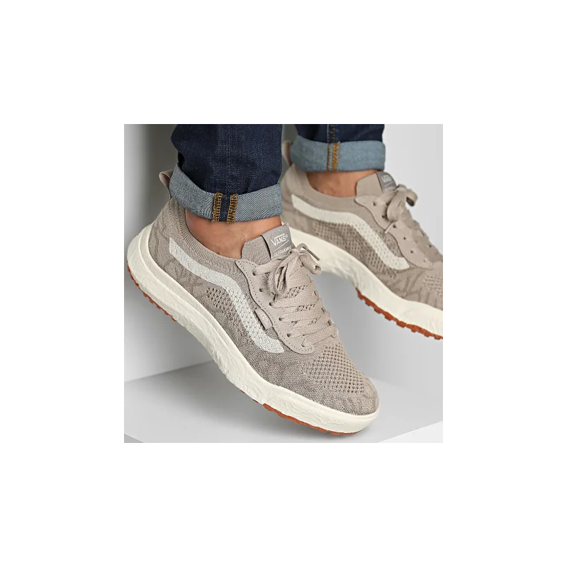حذاء فانز ألترا رينج في ار 3 للرجال لون بيج فاتج- Vans Unisex' UltraRange VR3 Shoes