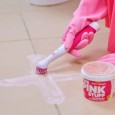 معجون التنظيف المعجزة من The pink Stuff