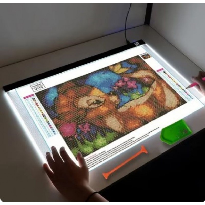 لوحة نسخ الرسم مع إضاءة LED- آمنة تماما على العين مع 3 مستويات إضاءة- تعمل بمنفذ USB خفيفة الوزن ورقيقة مقاس A4