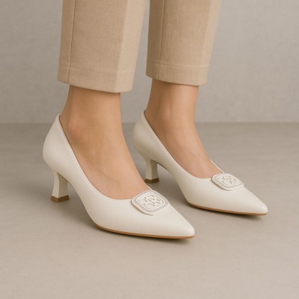 حذاء كعب رفيع عالي للنساء لون ابيض