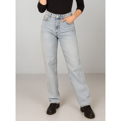 بنطال جينز للنساء بأرجل واسعة لون أزرق فاتح
