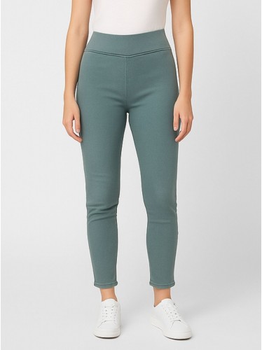 بنطال جينز سكيني للنساء لون أخضر فاتح