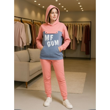 بجامة نسائية مُكونة من قطعتين لون زهري وأزرق سماوي