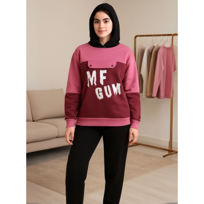 بجامة نسائية مُكونة من قطعتين لون زهري