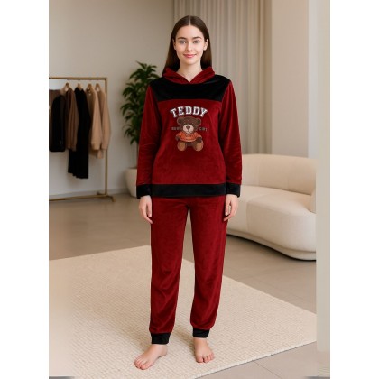 بجامة نسائية مُكونة من قطعتين لون خمري وأسود