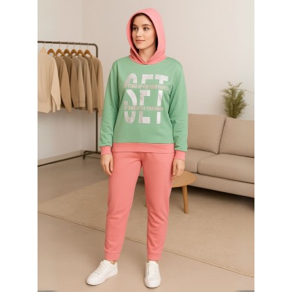 بجامة نسائية مُكونة من قطعتين لون فيروزي وزهري