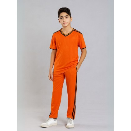 طقم رياضي (تيشيرت وبنطال) للأطفال لون برتقالي
