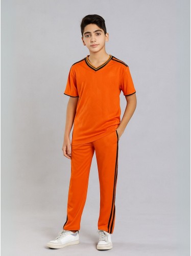 طقم رياضي (تيشيرت وبنطال) للأطفال لون برتقالي