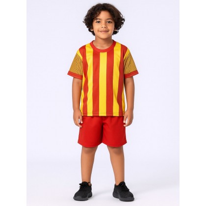 طقم رياضي (تيشيرت وشورت) للأطفال لون مخطط طولي أحمر وأصفر