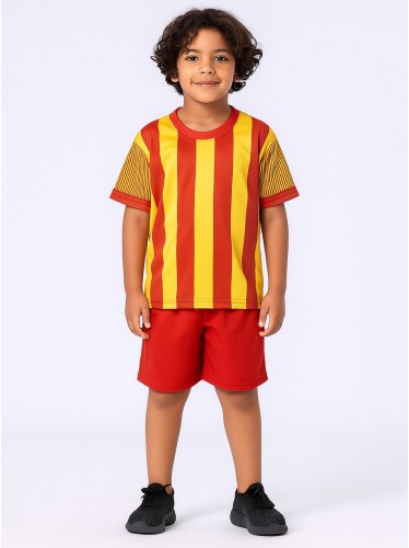 طقم رياضي (تيشيرت وشورت) للأطفال لون مخطط طولي أحمر وأصفر