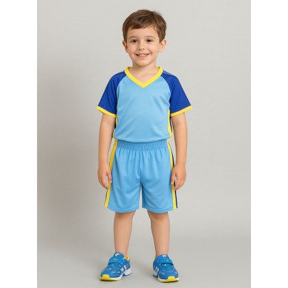 طقم رياضي (تيشيرت وشورت) للأطفال لون أزرق فاتح وكحلي وأصفر