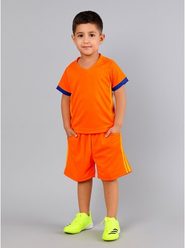 طقم رياضي (تيشيرت وشورت) للأطفال لون برتقالي وأصفر