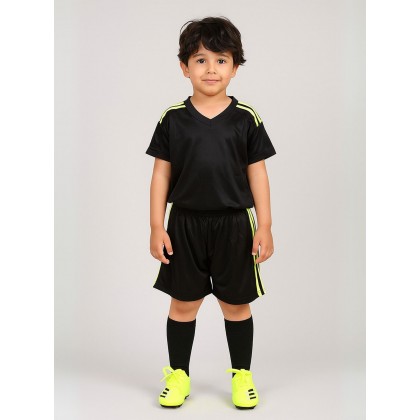 طقم رياضي (تيشيرت وشورت) للأطفال لون أسود وأصفر فسفوري