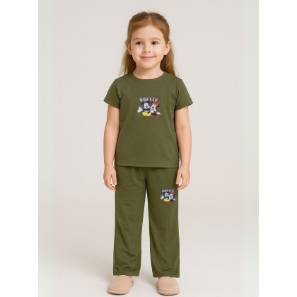 طقم بناتي قطعتين لون زيتي بنطلون + تيشيرت