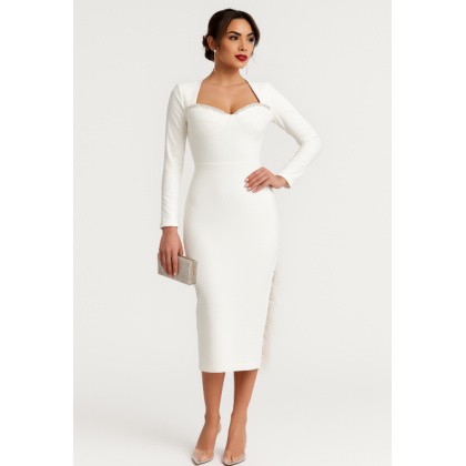 فستان طويل مع فتحة على الجانب لون أبيض