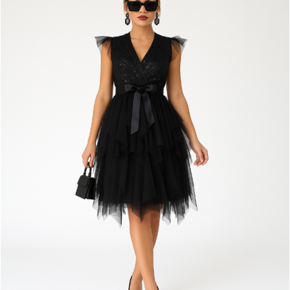 فستان قصير لون أسود