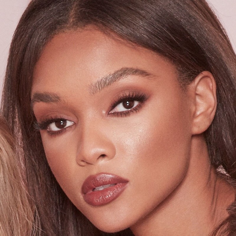 Pillow Talk Beauty Light Wand (Medium/Moyen) 12 ml - هايلايتر لايت من شارلوت تيلبري 12 مل درجة ميديام