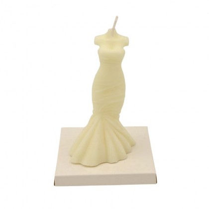 شمعة على شكل فستان صناعة يدوية